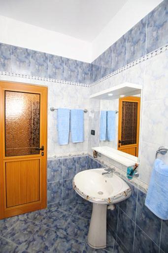 Valona * Vlorë
